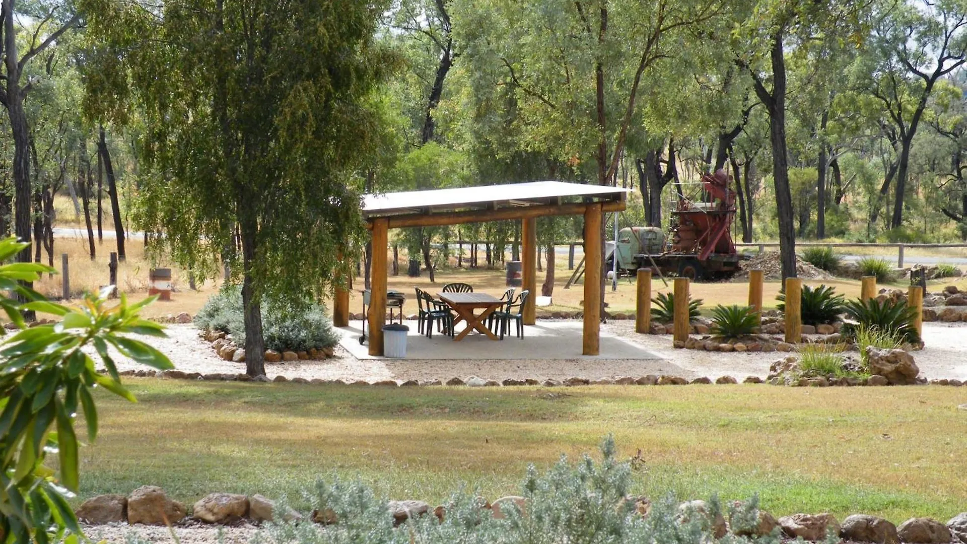 Rubyvale Motel & Holiday Units - An Adults Only Getaway