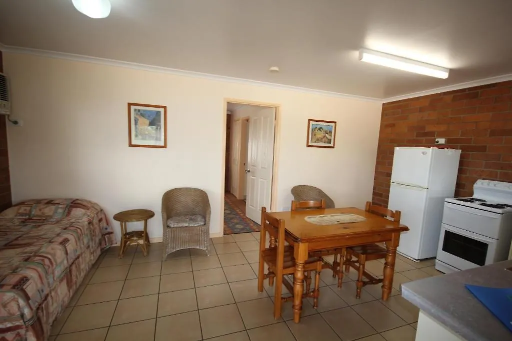Rubyvale Motel & Holiday Units - An Adults Only Getaway 4*,